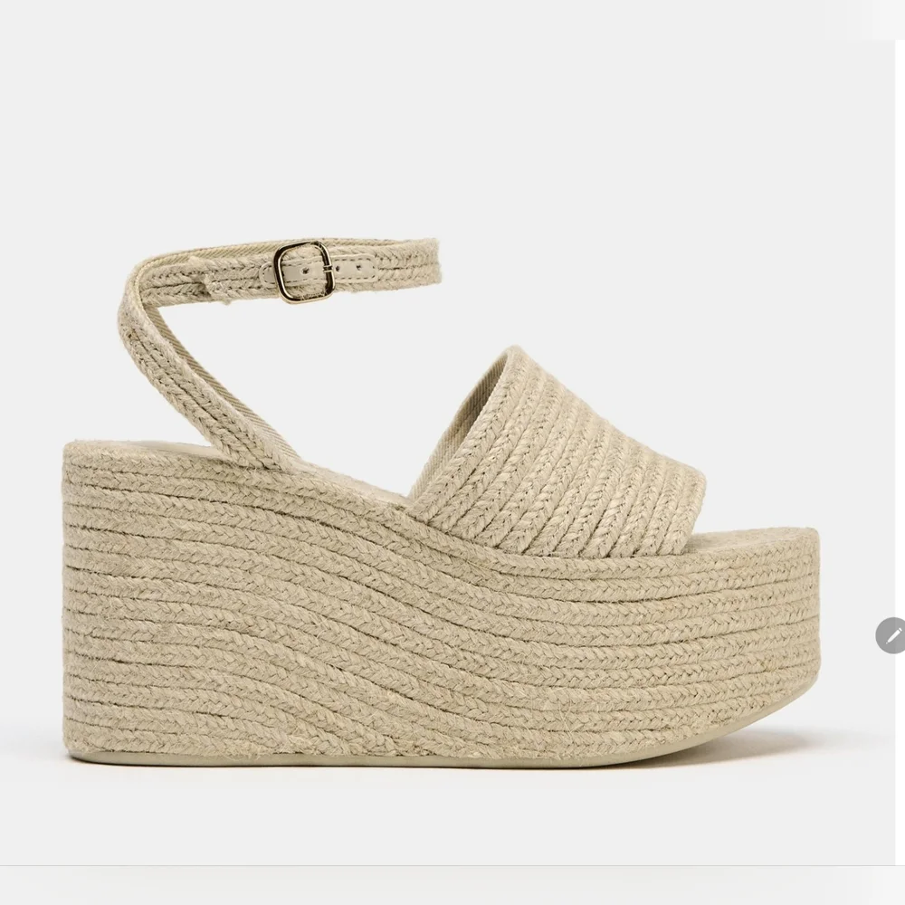Zara Beige Wedge Sandals - Picture 4 of 6